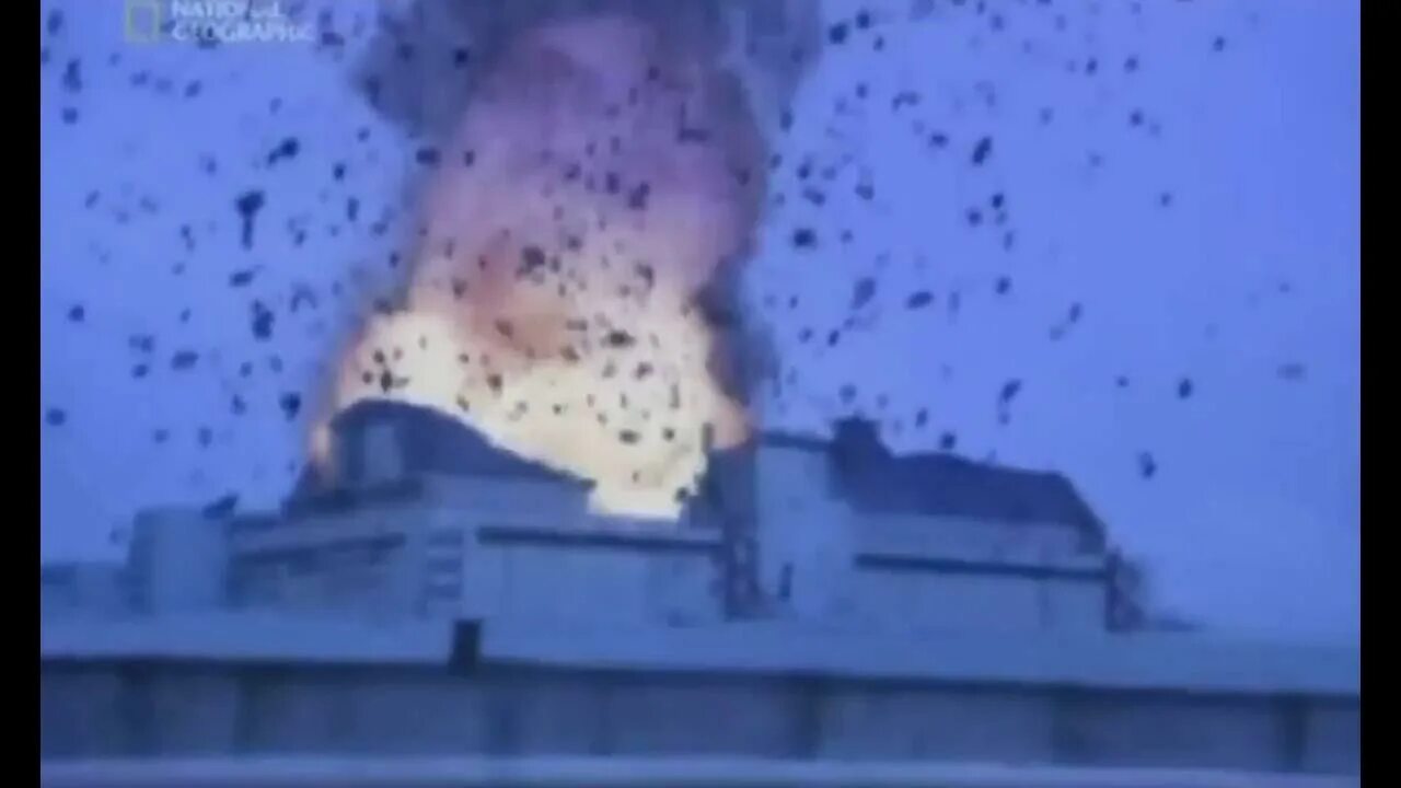 Момент аварии на чернобыльской аэс. Чернобыльская аэс 1986. Чернобыльская аэс 1986. 26 апреля 1986 года, припять. Реактор аэс чернобыль после взрыва.