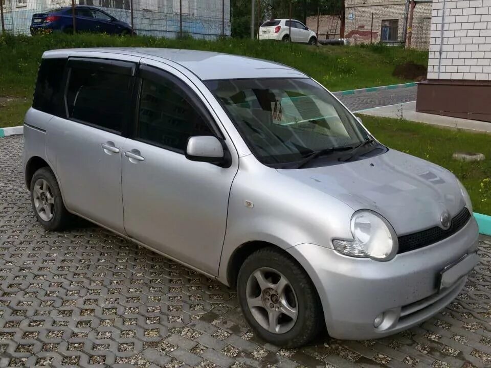 Продажа тойота сиента. Тойота Сиента 2006. Тойота Сиента 2006 года. Toyota Sienta 1.5 at 2004. Тойота Сиента 2008.