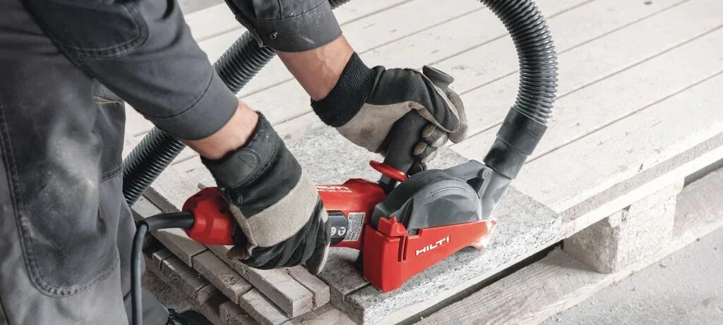 Болгаркой без пыли. Hilti AG 125. Hilti AG 125-15. Аккумуляторная болгарка хилти. Hilti AG 125-a22 коробка, 125 мм.