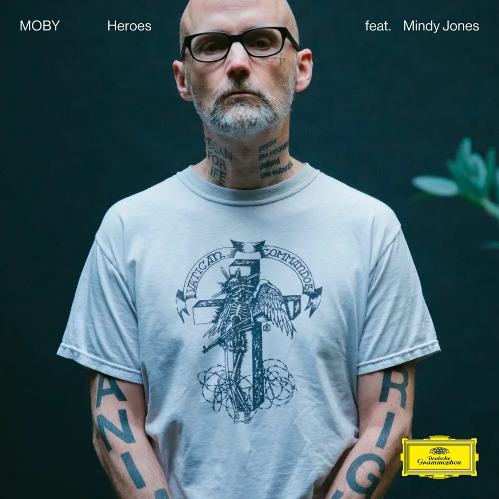 Moby the last day with skylar grey. Moby. моби альбомы. moby 18. moby 18 b-sides.