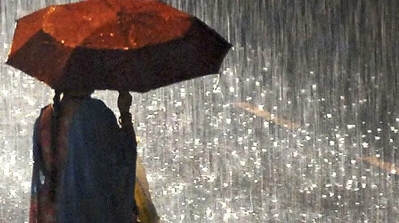 Raining cats and dogs идиома. Дождливая погода. It s raining heavily. Дождь стильная картинка. Небо плачет дождем.