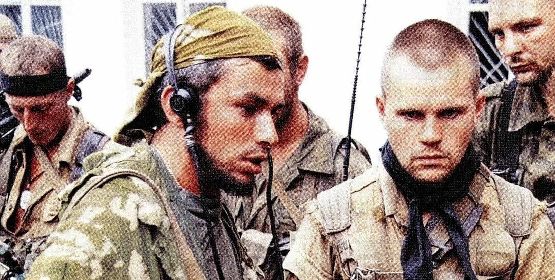 алексей ефентьев в чечне. алексей викторович ефентьев. костя питерский бешеная рота. позывной гюрза. гюрза ефентьев.