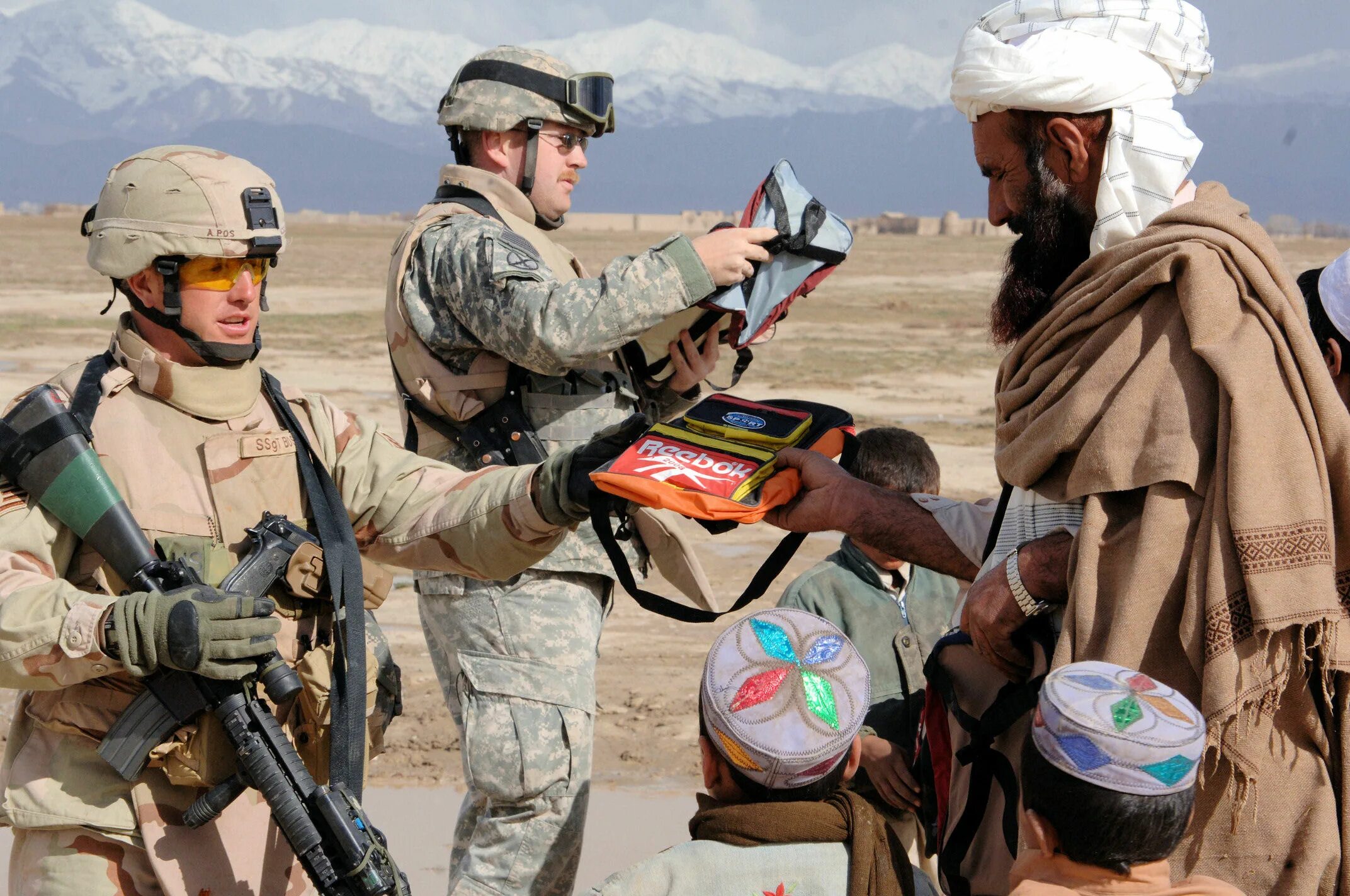 Операция в афганистане название. Американцы в Афганистане 2001. Армия США В Афганистане. Вс США В Афганистане. Операция НАТО В Афганистане.