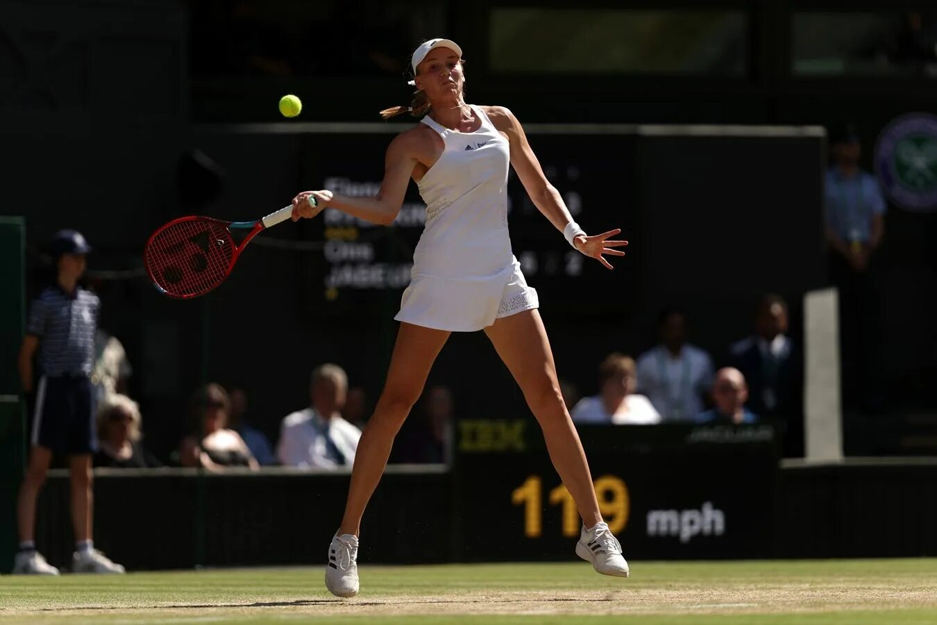 Теннис брисбен 2024 вта. Елена Рыбакина. Елена Рыбакина теннис. Elena Rybakina Wimbledon. Теннис Уимблдон 2022.