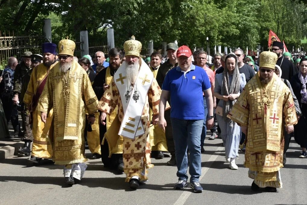 Крестный ход в белгороде сегодня во сколько. Великорецкий крестный ход Киров. Великорецкий крестный ход 2024. Патриарх Великорецкий крестный ход. Матвеевский крестный ход Яранск 2023.