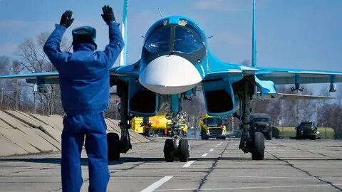 Самолеты на военном аэродроме морозовск