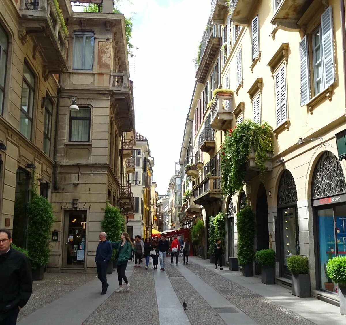 Виа монтенаполеоне. Via brera. Via brera. Via brera. Via brera.