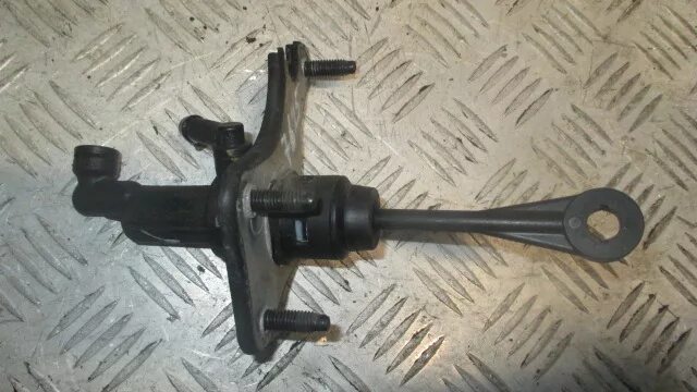 Главный цилиндр солярис. 4. Главный тормозной цилиндр солярис. Главный цилиндр солярис. Главный цилиндр сцепления солярис 1.