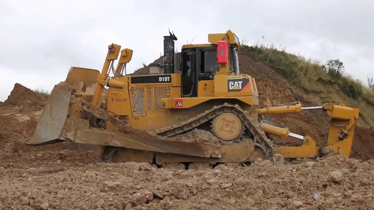 Бульдозер caterpillar d10. Бульдозер 59 квт. Под бульдозер. Komatsu d575a-3 sd. Бульдозер 8 тонн.