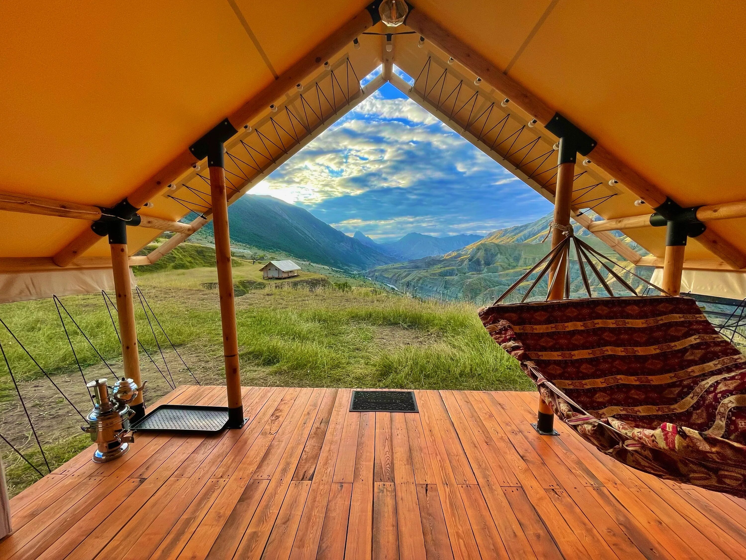 гостиницы в горах дагестана. гостиницы в горах дагестана. отель море-горы, село новое каракюре. озеро кезеной-ам чеченская республика. гостиницы в горах дагестана.