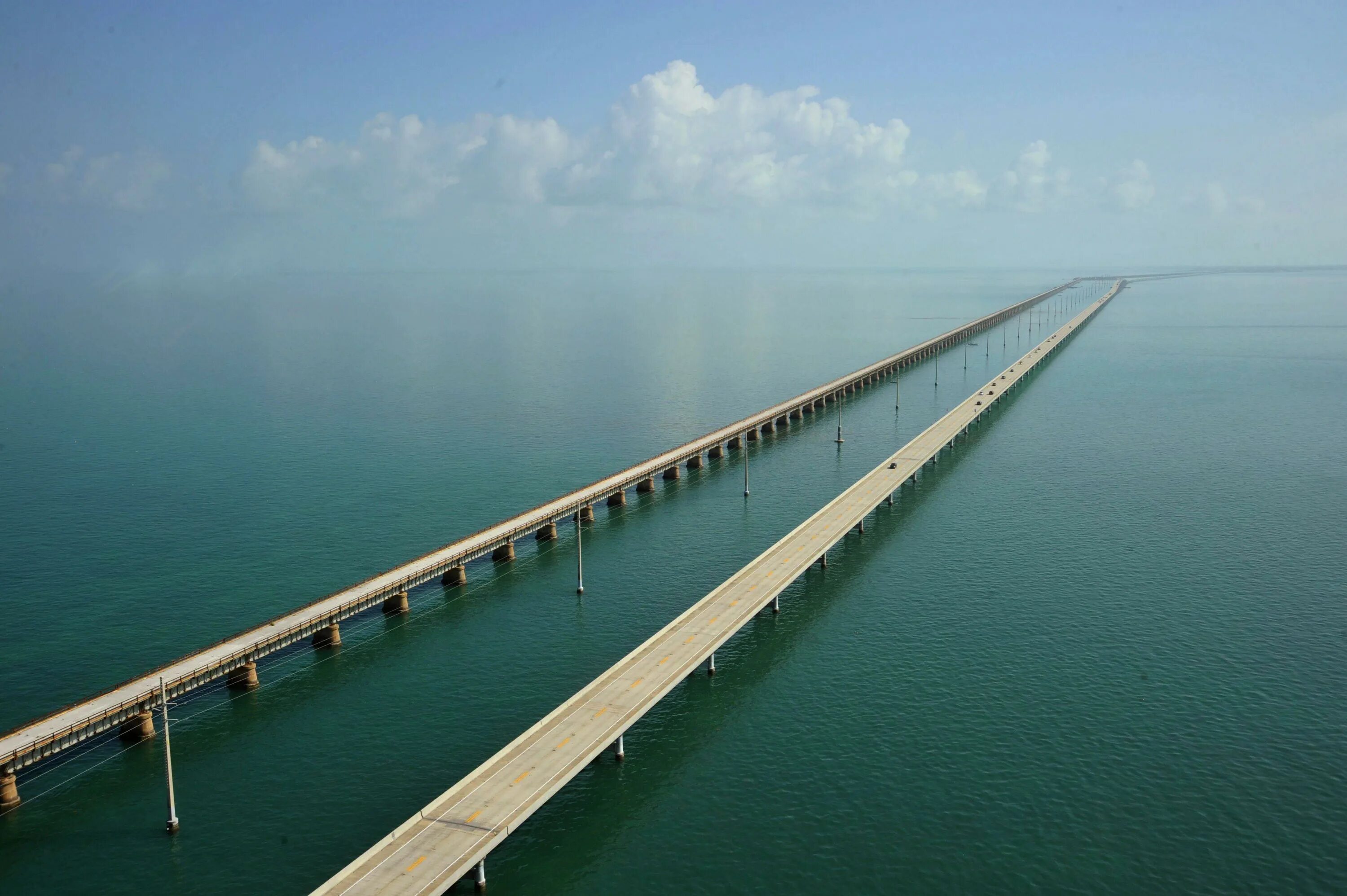 Какой длины мост. Мост Pontchartrain Causeway. Ки Уэст мост. Мост-дамба через озеро Пончартрейн. Мост-дамба через озеро Пончартрейн (США).