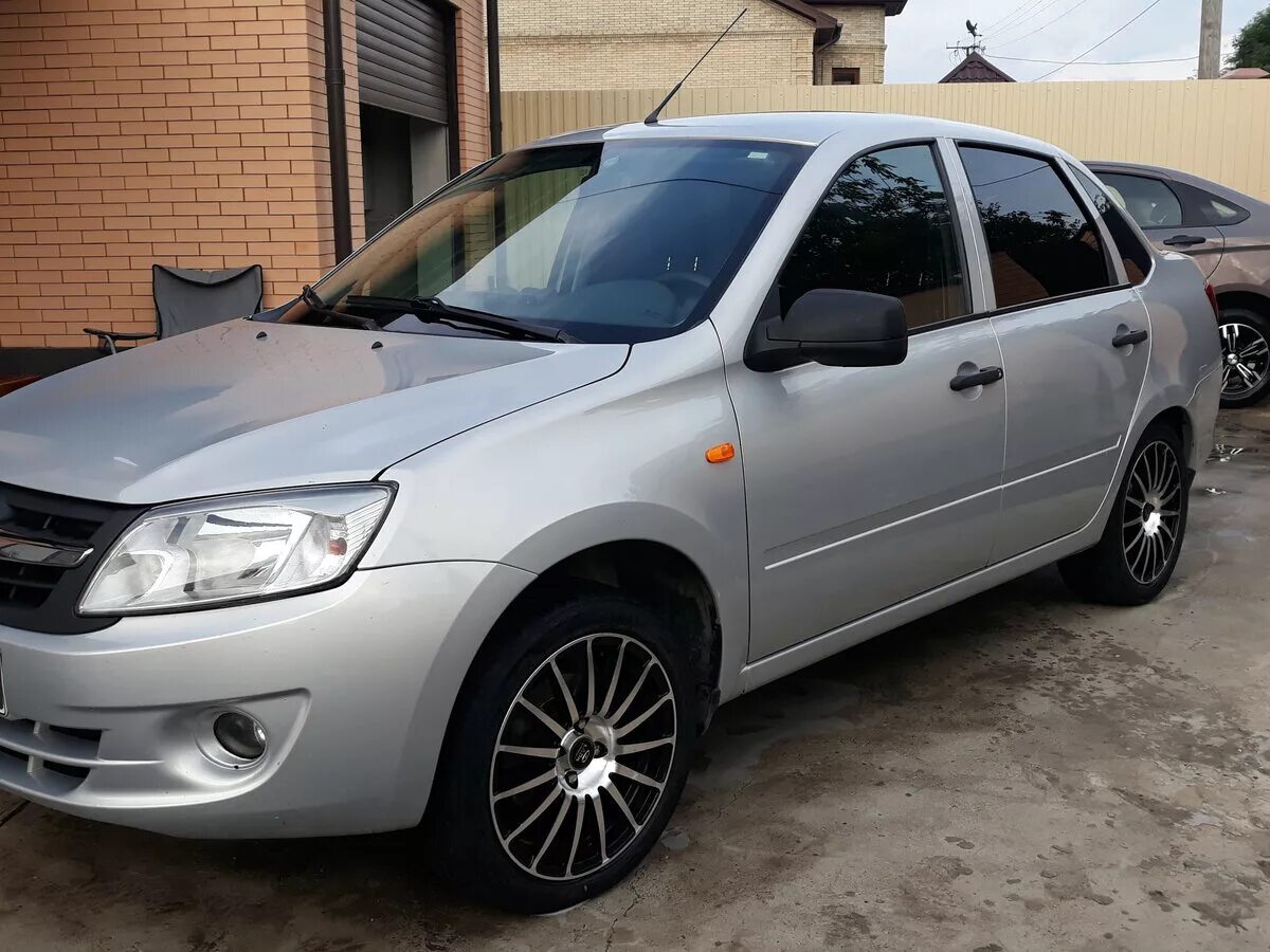 ваз гранта 2013 года. ваз гранта 2013 года. лада гранта 2013 года цвет металлик. лада гранта седан 2013г. Lada (ваз) granta 2013.