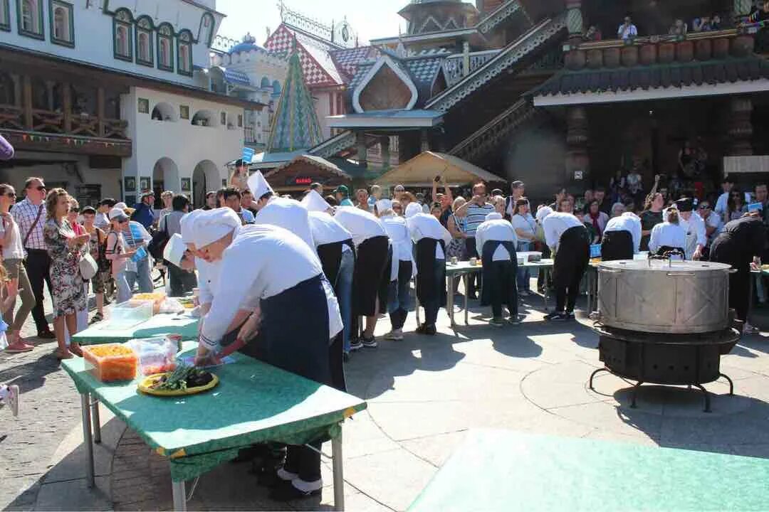 Гастрономический фестиваль в москве. Кулинарный фестиваль. Фестиваль уличной еды. Фестиваль кухня москва. Фестиваль русской кухни в измайловском кремле.
