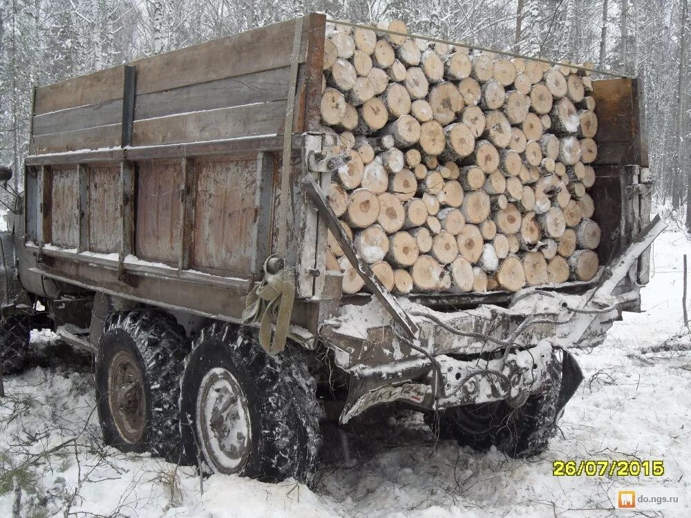 Сколько дров в камазе. ЗИЛ 131 С дровами. ЗИЛ 130 С дровами. ЗИЛ 131 объем кузова дров. ЗИЛ 130 дрова береза.