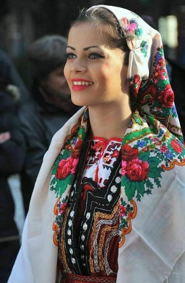 Болгарские девушки внешность. Мадьяры и венгры. Болгары женщины. Как выглядят болгары женщины. Болгары женщины.