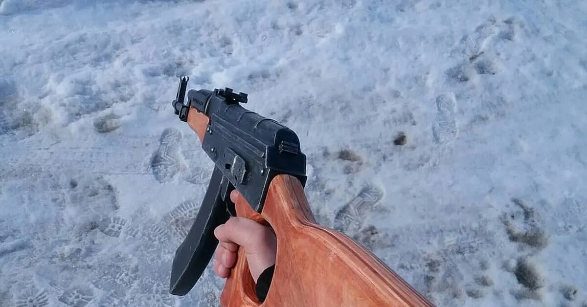 Калаш в руке. Калаш в руке. Обрез ак 47. Metro exodus ak 103. Федаины саддама хусейна.