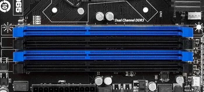 Память 4 канала. Разъем для оперативной памяти на материнской плате ddr3. Материнская плата Gigabyte ddr2 2 слота ОЗУ. Материнская плата Gigabyte 2 планки ОЗУ. Материнская плата слоты оперативной памяти ddr3.