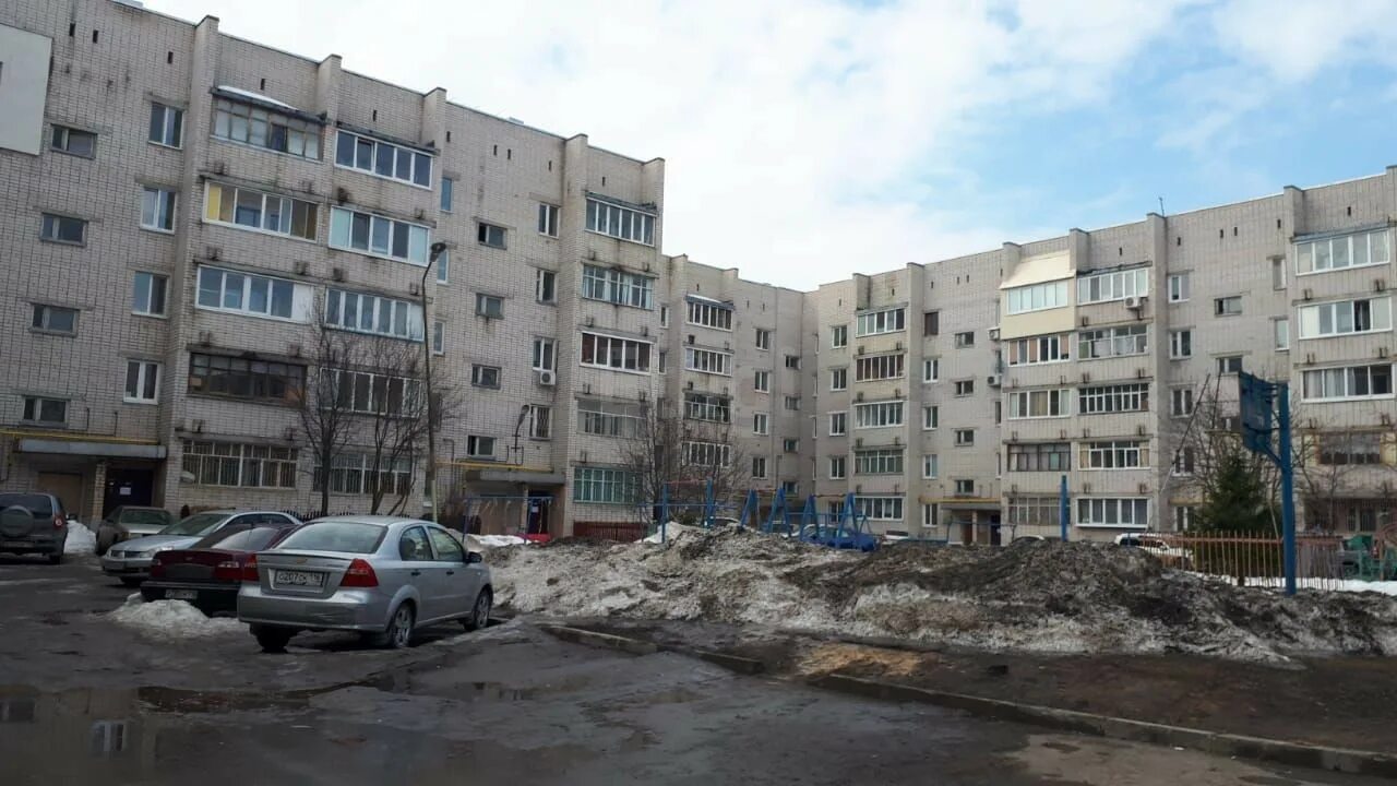 Kazan, Zalesnaya (Zalesny) house 2А. Apartment house with a store on the ground-