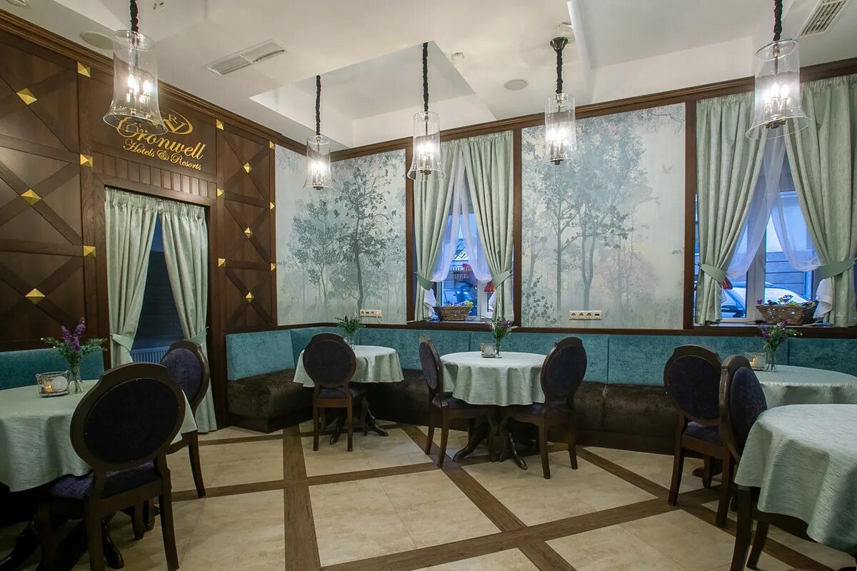 Фаворит курск ресторан. Фаворит ресторан спб стремянная. Cronwell inn стремянная санкт-петербург. Ресторан фаворит стремянная 18. Ресторан фаворит стремянная 18.