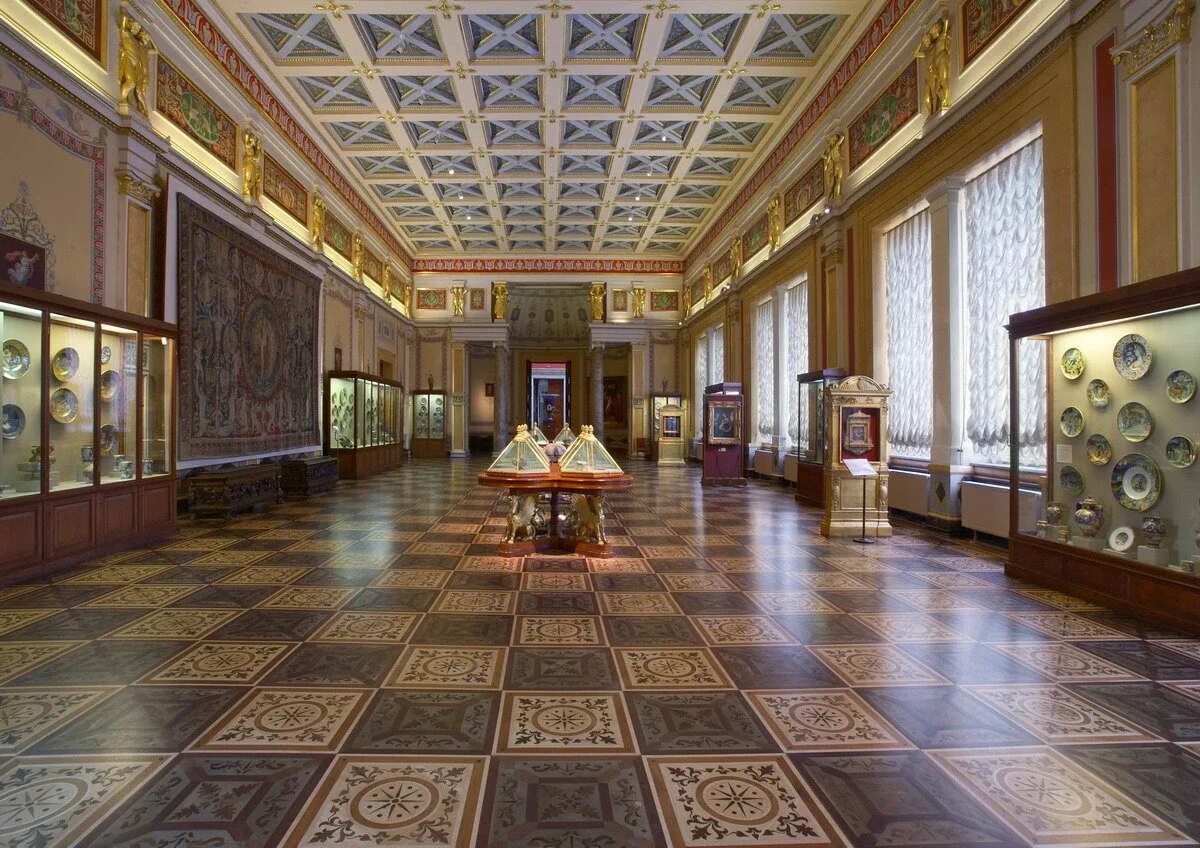 Какой зал эрмитажа. Гостиная зимнего дворца эрмитаж. Золотой зал в эрмитаже. Новый эрмитаж 1852. Малый и большой итальянские просветы в эрмитаже.