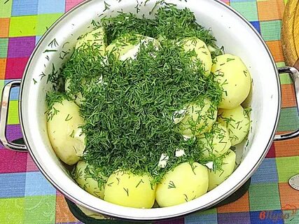 Картошка с укропом и маслом