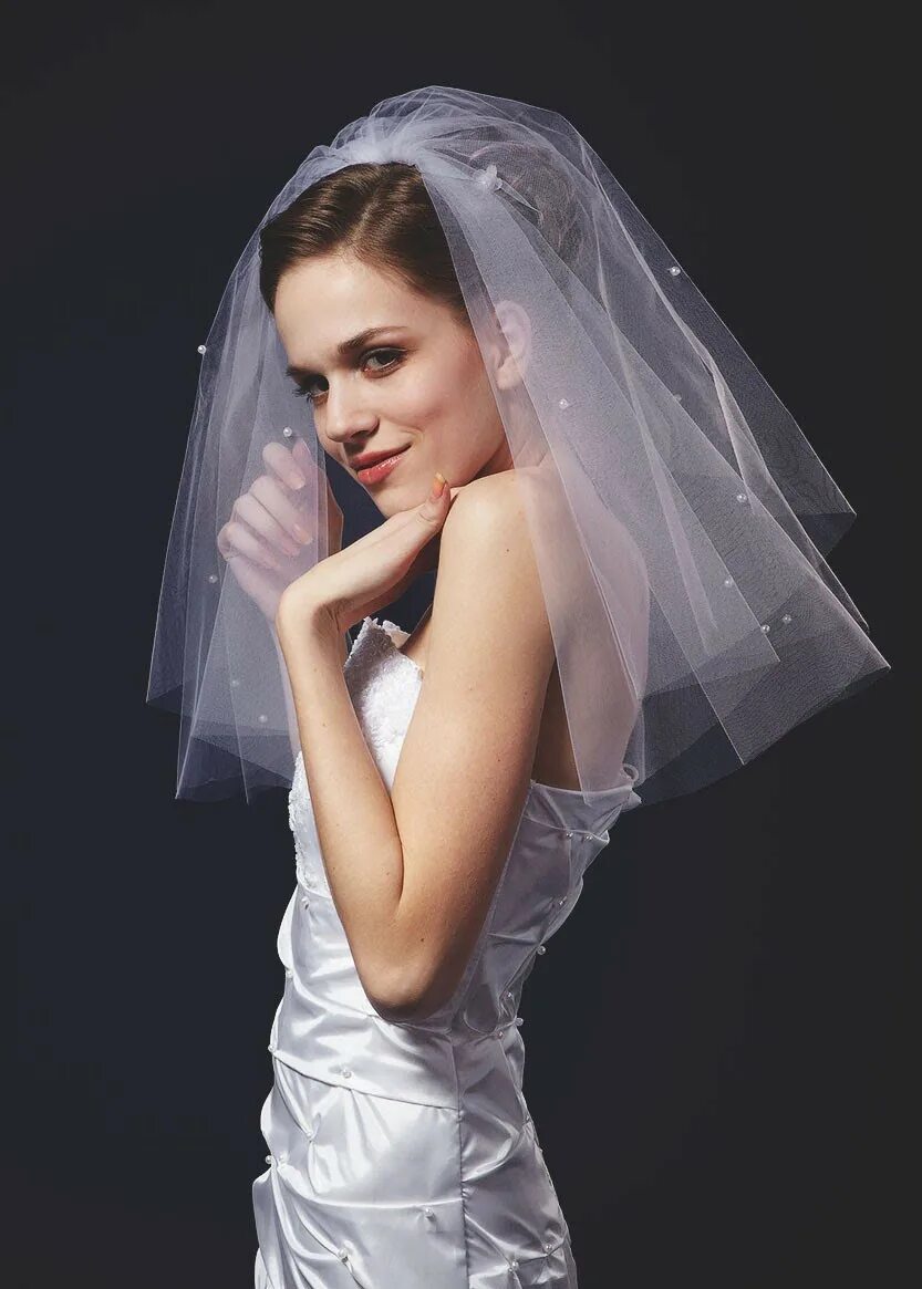 красивая фата. фата для невесты. фата 2022. фата для невесты фото. фата джули брайт.