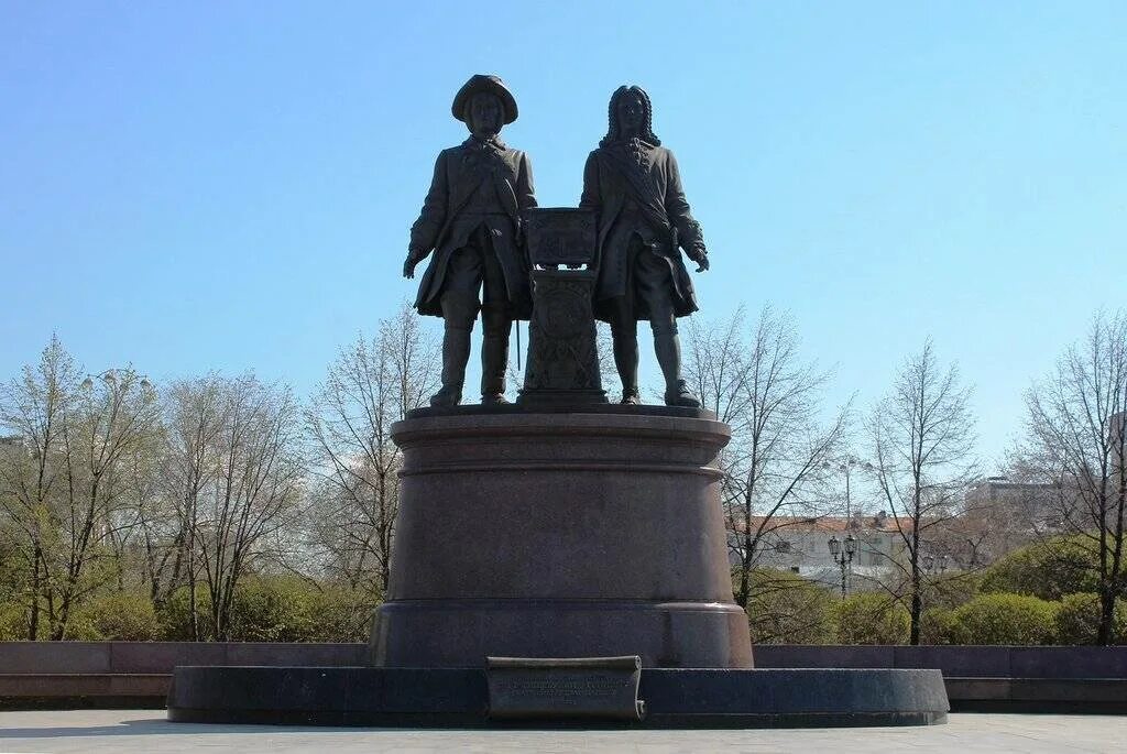 Создателем какого памятника культуры является татищев. Создателем какого памятника культуры является татищев. Создателем какого памятника культуры является татищев. Памятник екатеринбург генин и татищев. Екатеринбург памятник де генину.