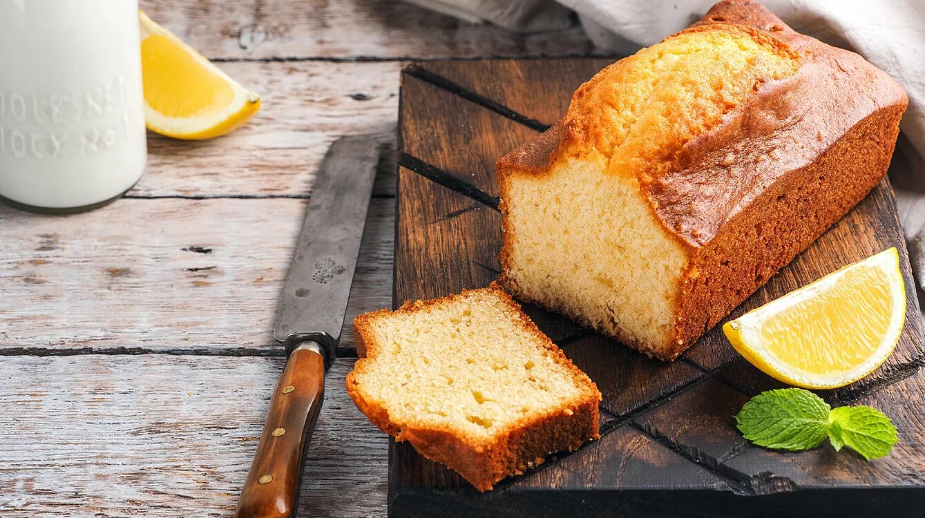 Лимонный кекс классический. Лимонно-творожный кекс. Лимонный кекс с глазурью. Кекс с лимоном. Лимонный кекс.