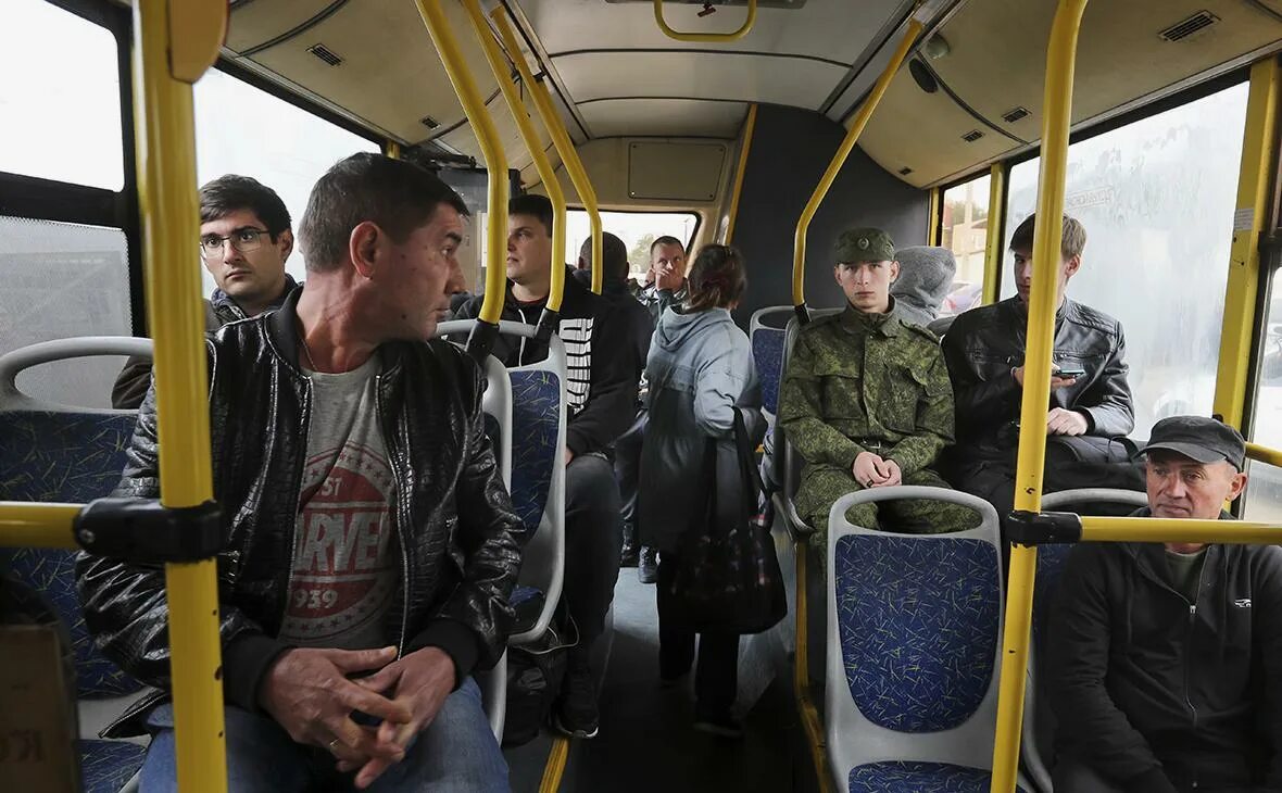 Садоводческие маршруты. Депутатский автобус. Первые лица лдпр. Депутатский автобус. Лдпр помогает.