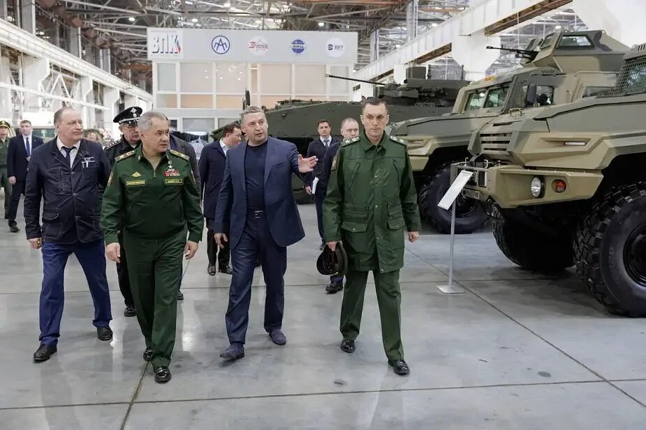 Амз арзамас. Бтр арзамасского завода. Бтр 82 амз. Бтр 82 арзамасский машиностроительный завод. Арзамас завод бронетехники.