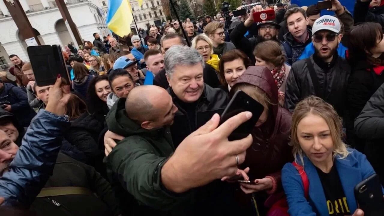 Порошенко на Майдане. Порошенко на Евромайдане 2014. Новости Украины. Майдан Порошенко фото. Новости про ютуб сегодня
