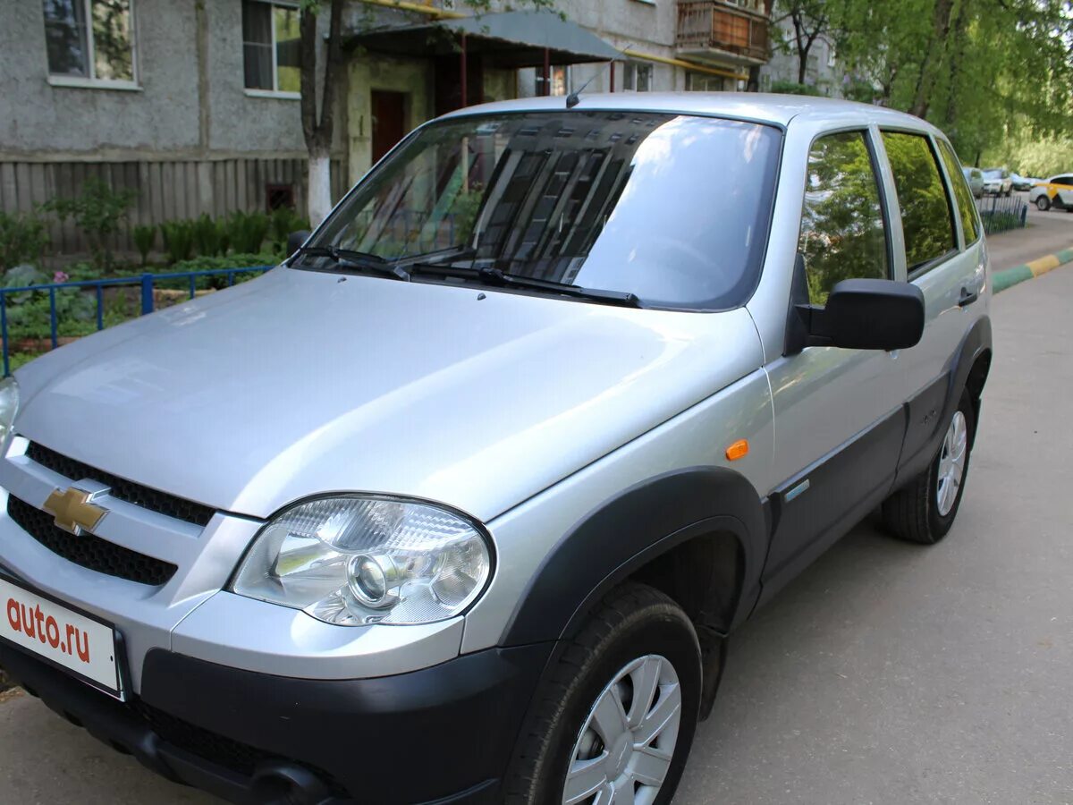 Купить шевроле нива нижегородская область авито. Niva 2010г. Шевроле Нива 2010 на авто ру. Нива серебристая 2010 год. Автору шевролн Нива Нижегородская.