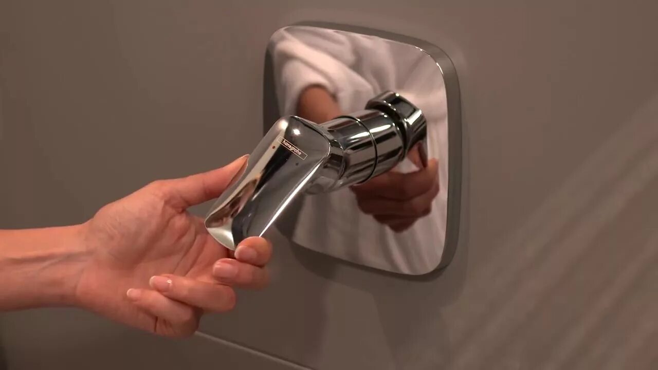 Смеситель гигиенический hansgrohe. 71604000 Hansgrohe. 71604000 Смеситель logis. Hansgrohe logis 71666000. Гигиенический набор Hansgrohe logis.