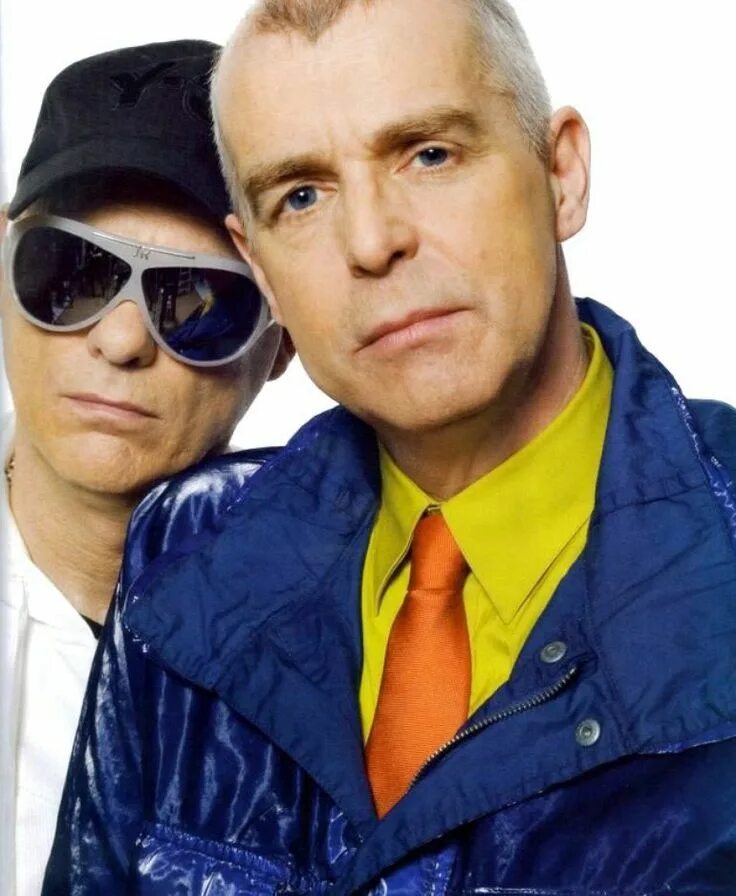 Петшопбойз слушать. Группа Pet shop boys. Солист Pet shop boys. Pet shop Days. Солист пет шоп Бойз сейчас.