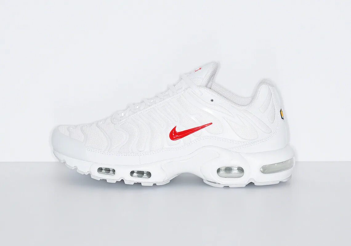 Тн белые. Nike Air Max TN Plus Supreme. Nike Air Max Plus Supreme. Nike Air Max TN Supreme. Nike TN Plus Supreme White.