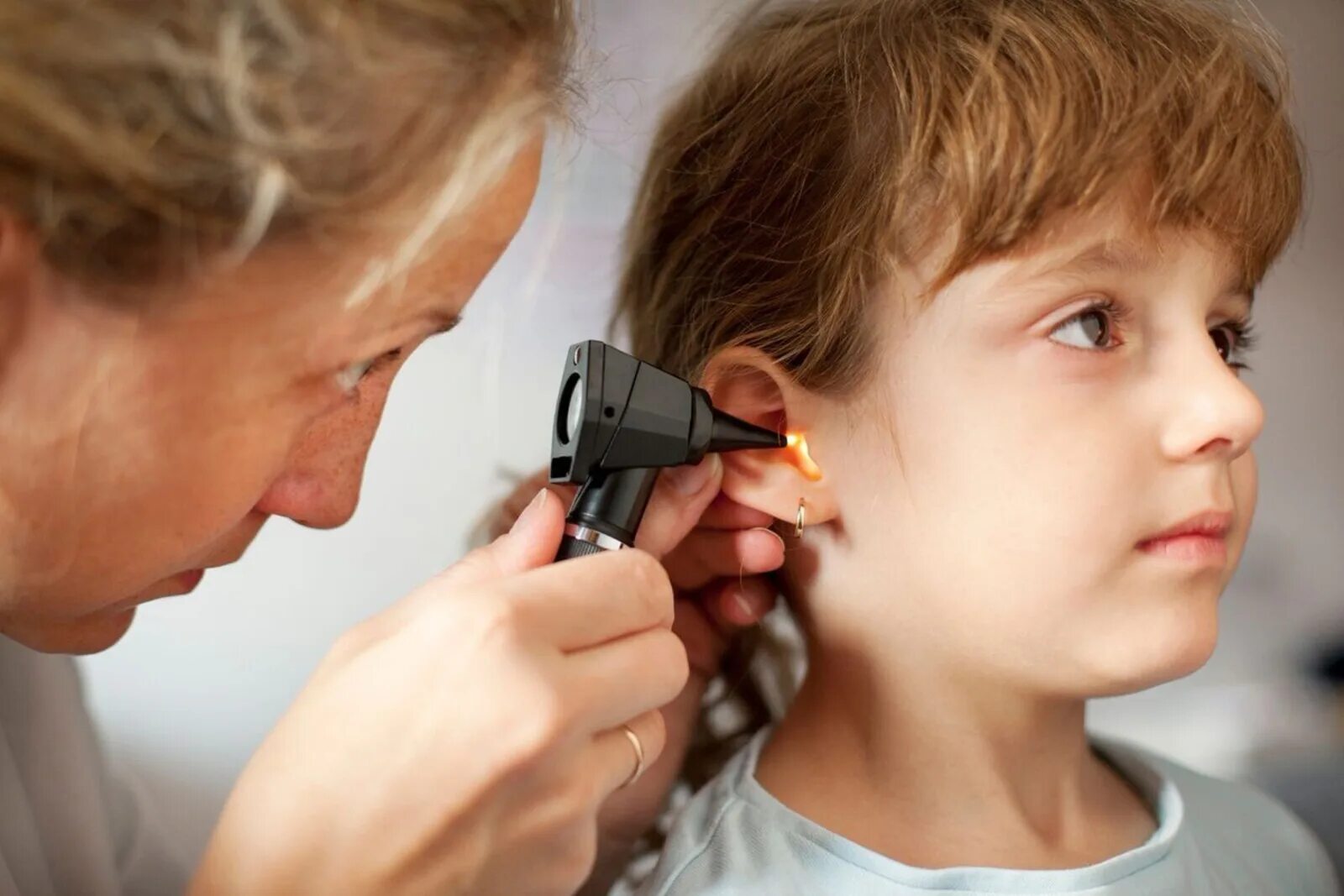 Дети с нарушением слуха.. Отоларинголог детский. ЛОР дети. Можно ли уху детям в год
