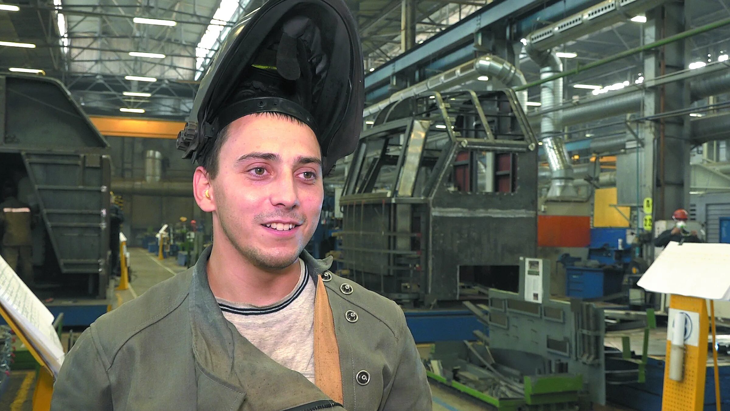 работники магазина. ищем продавца в зоомагазин. вакансия продавец консультант. требуется продавец консультант. продавец консультант брянск свежие вакансии.