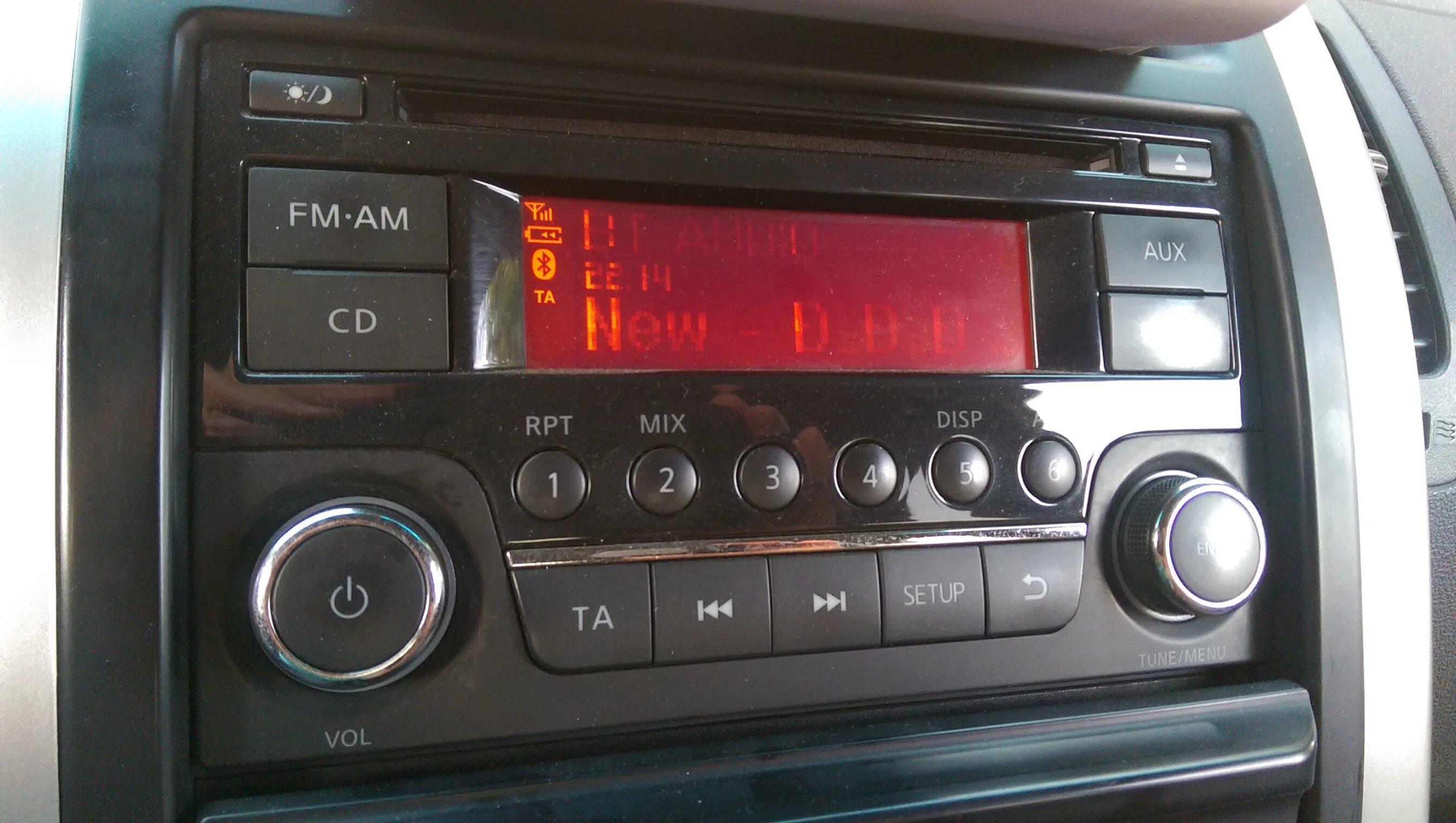 Пионер 7010в. Не работает монитор магнитолы. Магнитола пролоджи с сенсорным экраном пропал звук. Сенсорный экран на автомагнитоле не реагирует. На автомагнитоле не работает тачскрин.