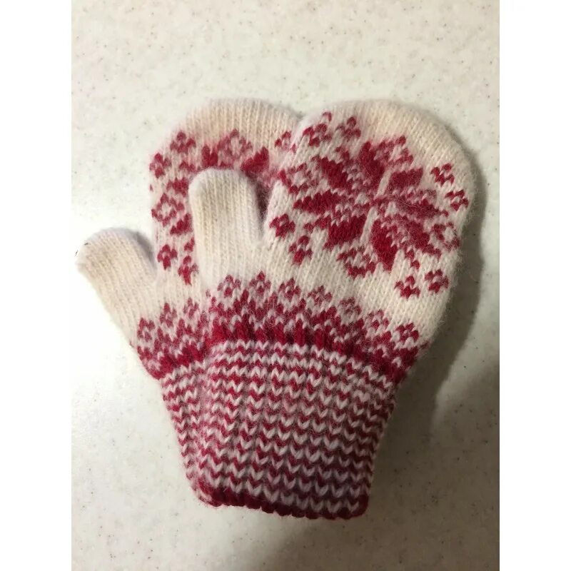 варежки 5 лет. рукавички спицами для девочки 2 года. розовые рукавички с рисунком. варежки 5 лет. веревочка для варежек.