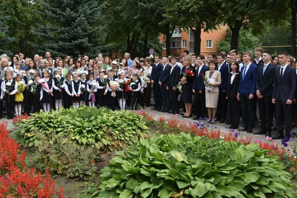 Сайт гимназии 4 смоленск. Гимназия 4 Йошкар-Ола. Учителя 4 гимназии Йошкар-Ола. Гимназия 4 Пушикна цошкар Ода. Гимназия 4 Йошкар-Ола 2022.