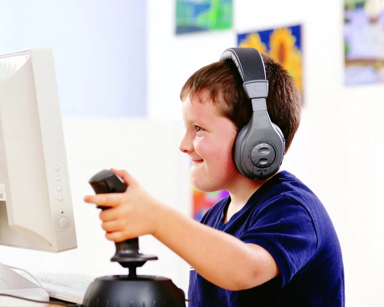 Children to play computer games