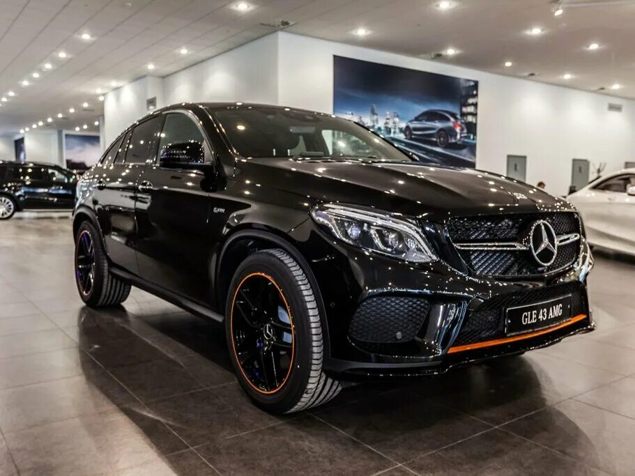 Купить новый Mercedes-Benz GLE I (W166) 400 3.0 AT (333 л.с.) 4WD бензин автомат