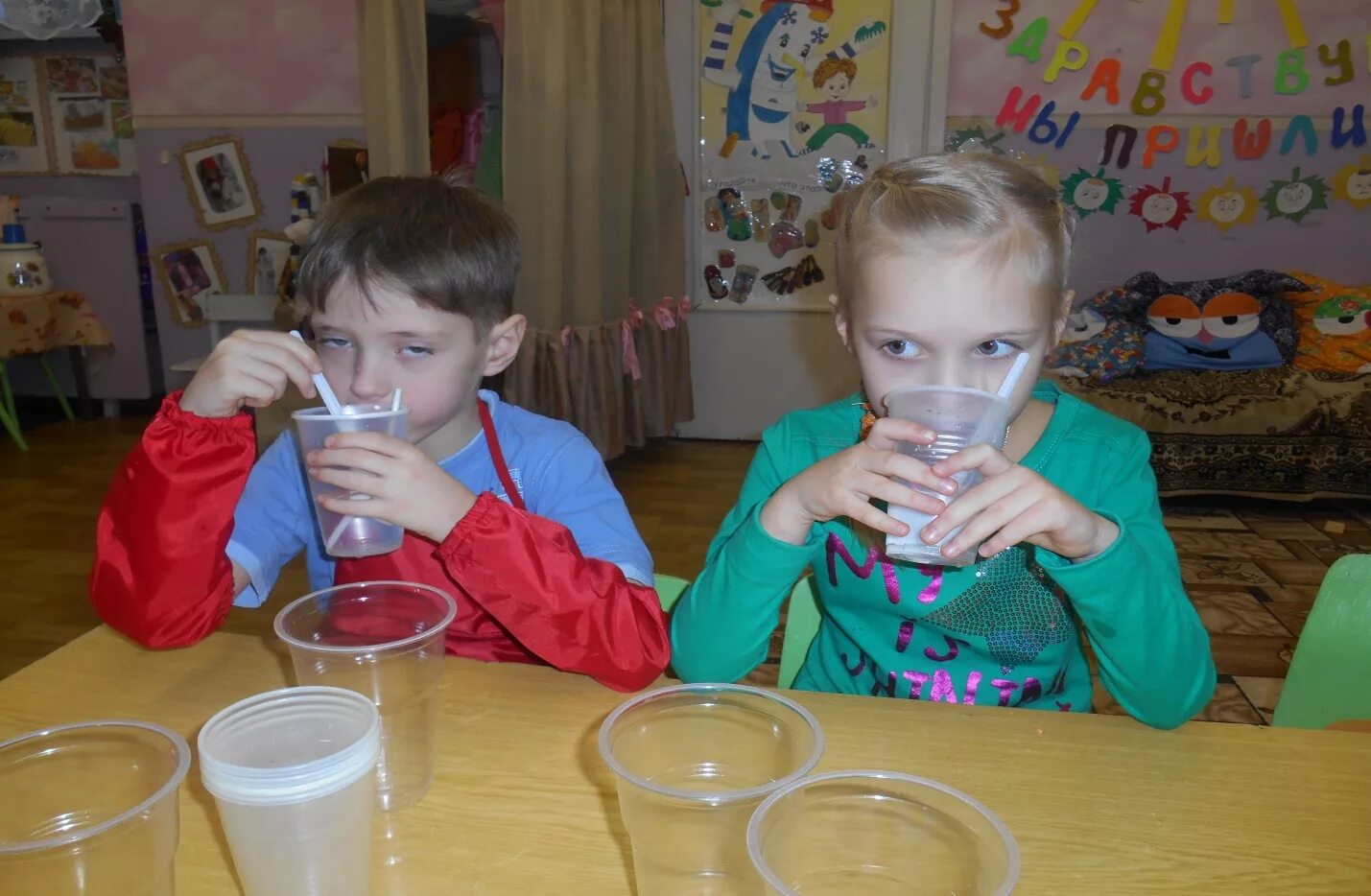 Вода смешанная с воздухом. Экспериментирование с водой. Экспериментирование с молоком. Опыты с водой в детском саду. Опыты с запахом в детском саду.