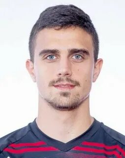33 пас