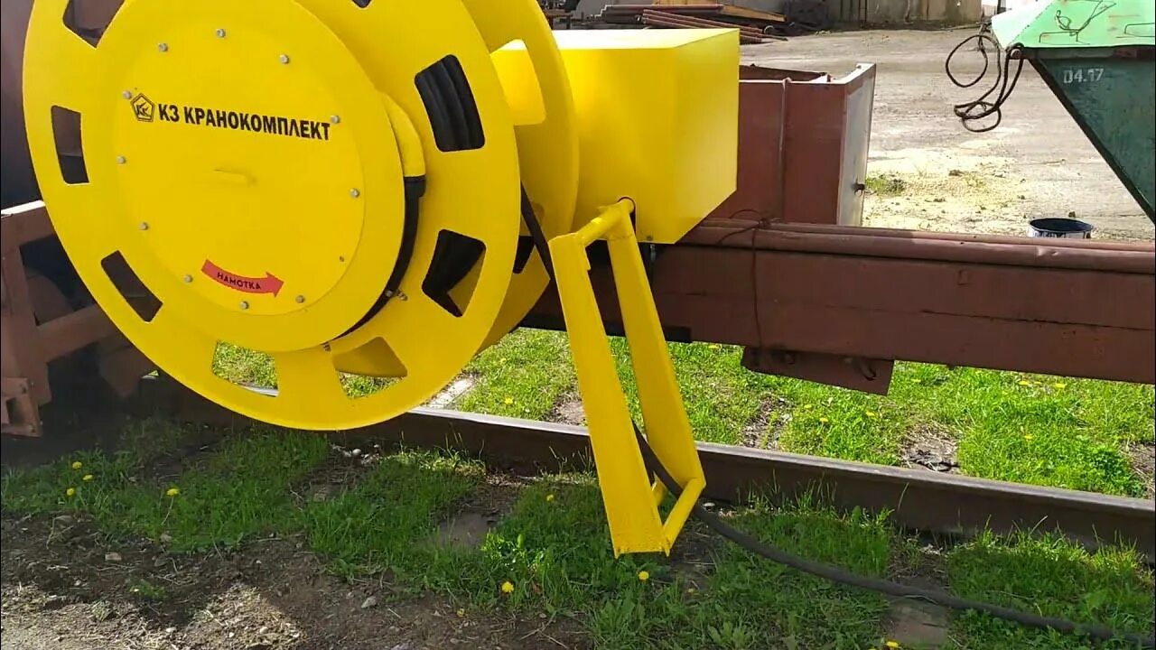 Моторный кабельный барабан 100м. Кабельный барабан ккс-10. Кабельный барабан для крана. Кабельный барабан для крана. Выдвижная пружинная кабельная катушка.