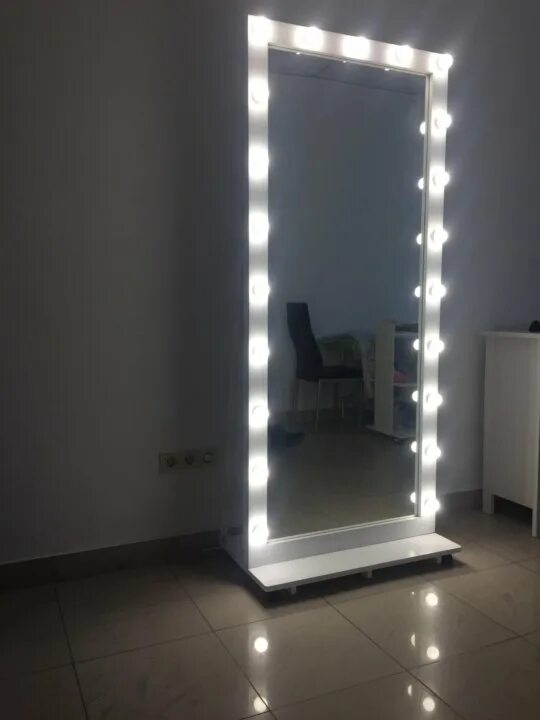 Купить зеркало напольное с подсветкой