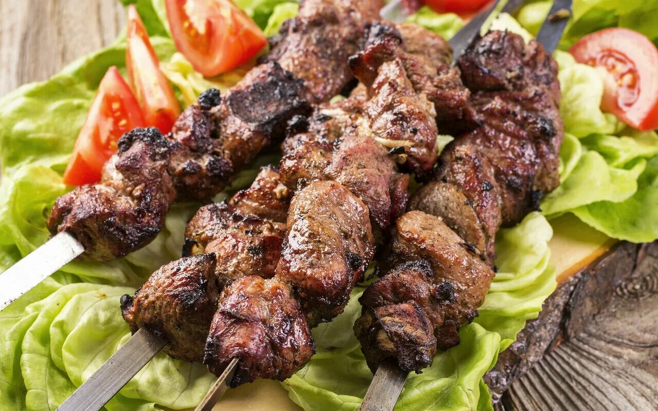 Армянский шашлык. Люля кебаб ассорти. Shashlik ташкент. Приятного аппетита шашлык. Шашлык.