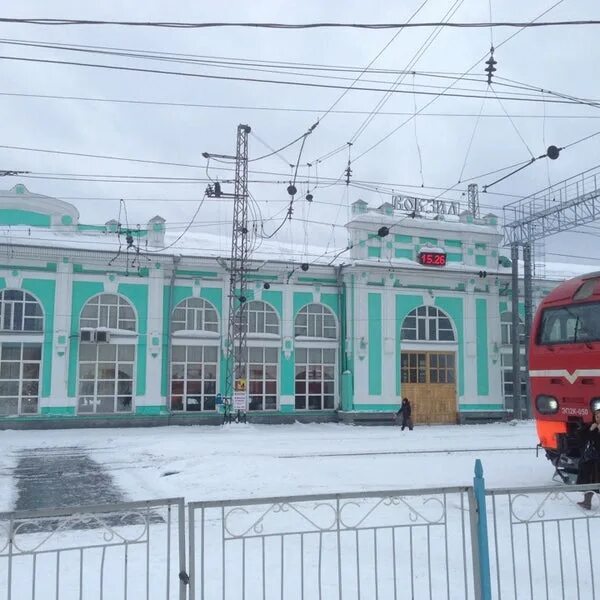 Анжеро судженск станционная улица. Поселок тайга кемеровская область. Тайга кемеровская область автобусы. Жд станция тайга. Автобус гурьевск белово.
