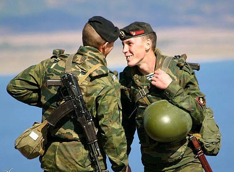 Военный друг. Мотострелки ВМФ. Два военных. Армия Владивосток морская пехота. Мужская Дружба военные.