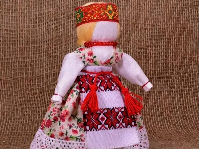 Народная кукла желанница. Кукла мотанка метлушка. Народная тряпичная кукла берегиня. Кукла берегиня защитница. Тряпичная кукла народная игрушка.